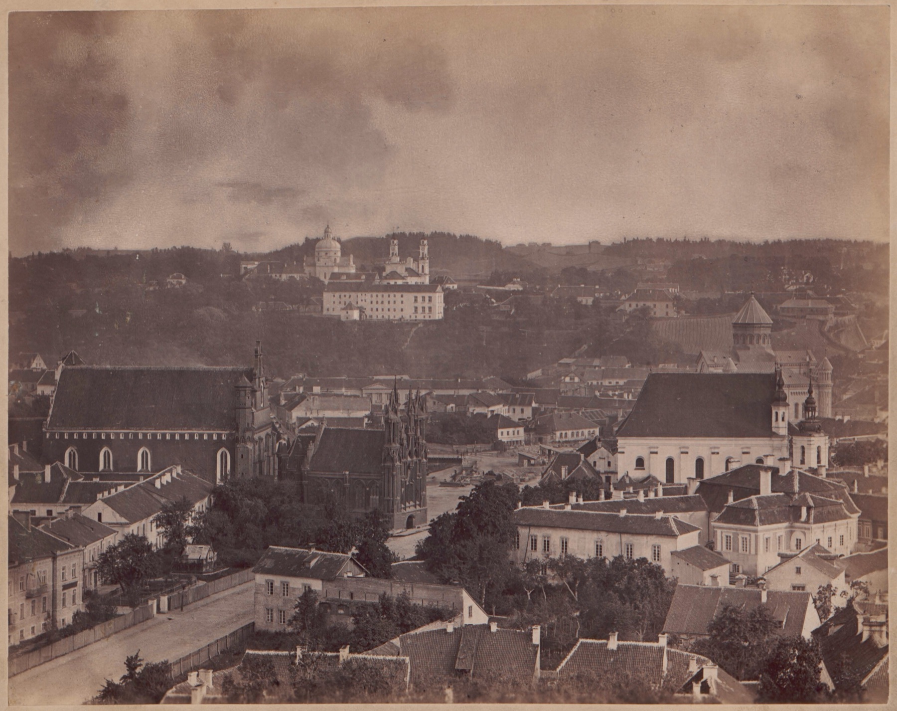 A photograph by Józef Czechowicz from the 1870s: a street in Vilnius near the Bernardine church.